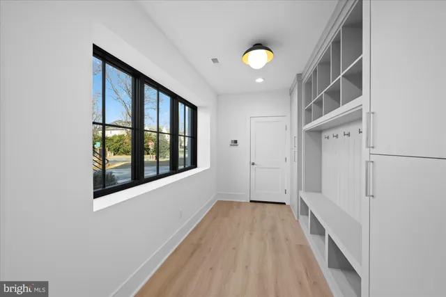 $4,200,000 | 627 Hine Street Southeast, Vienna, VA 22180