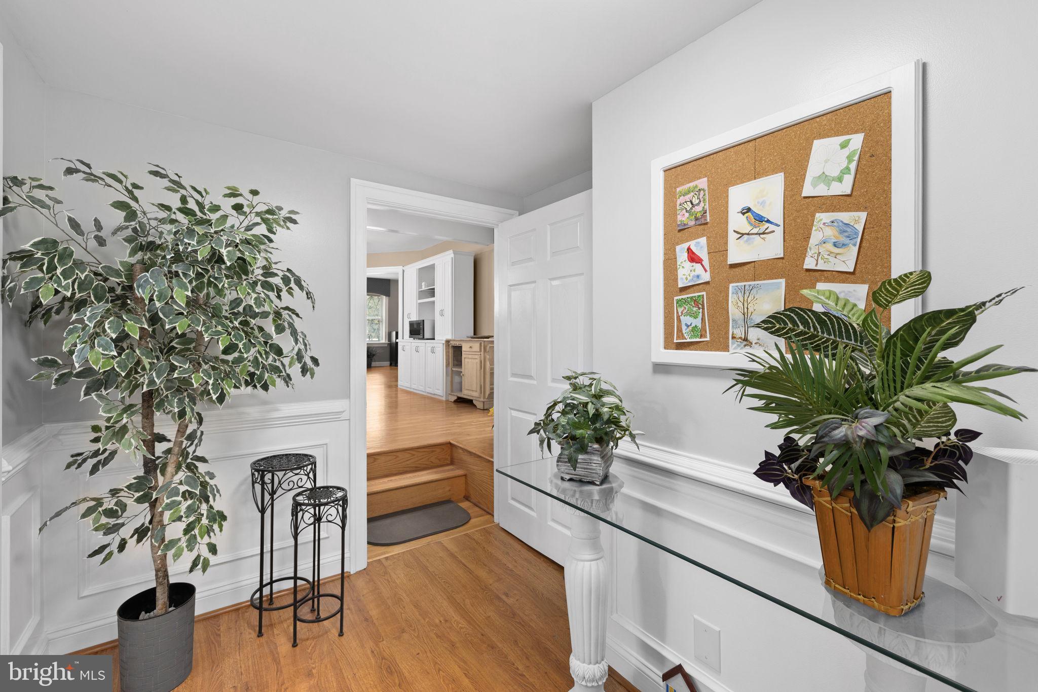 54 Hudson Road Fredericksburg, VA 22405 - Photo 32 of 59 Hallway leading to in-house suite