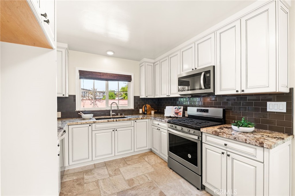 9570 Gallatin Road Downey, CA 90240 - Photo 10 of 59