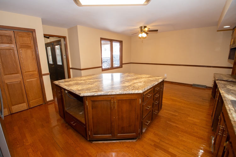 2215 Topsfield Road South Bend, IN 46614 - Photo 8 of 36 Gallery Image 8