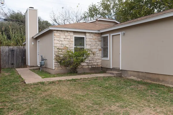 $1,350 | 2304 Rachael Court, Unit A, Austin, TX 78748