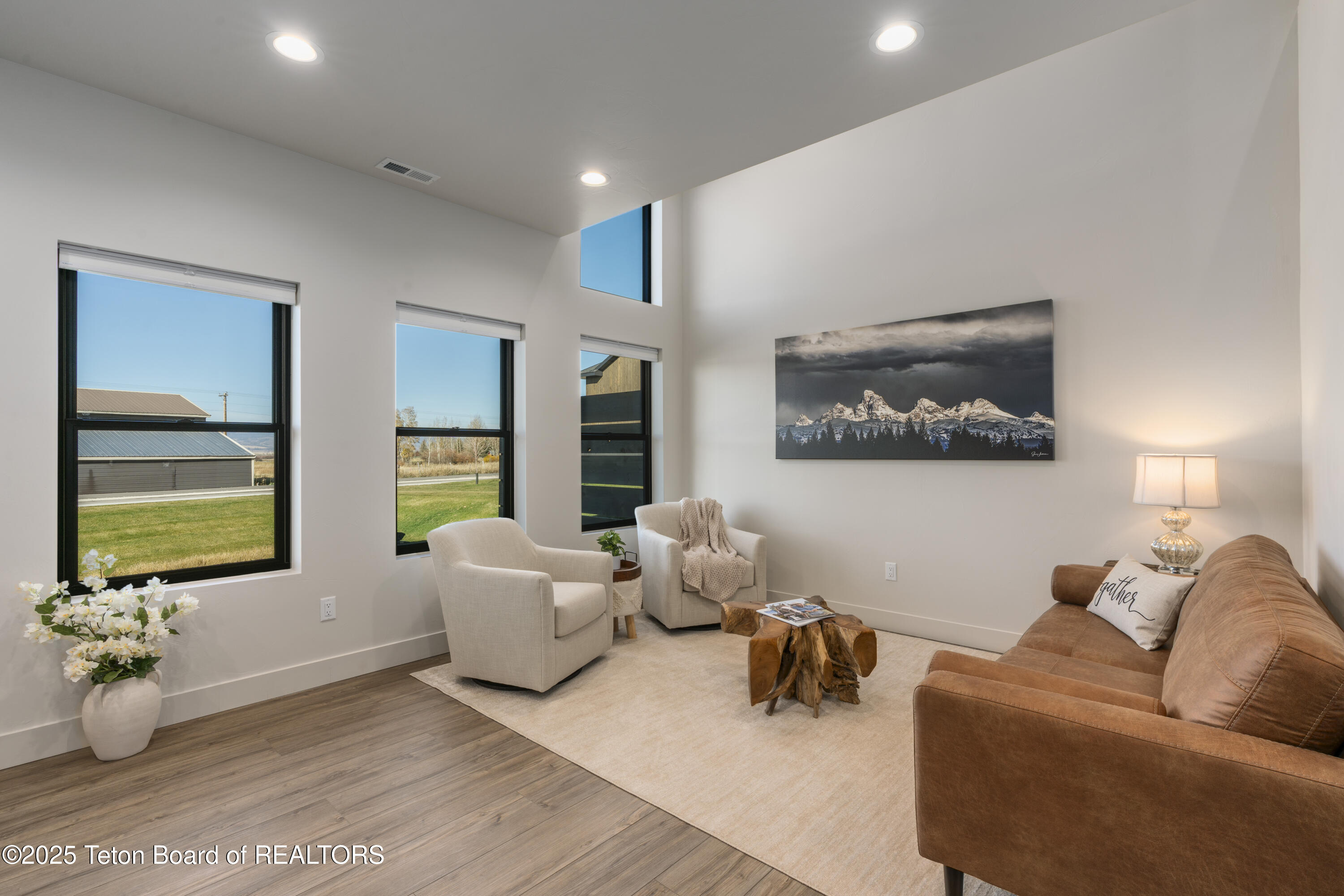 698 Stone Peak Loop Driggs, ID 83422 - Photo 4 of 26 Living Room