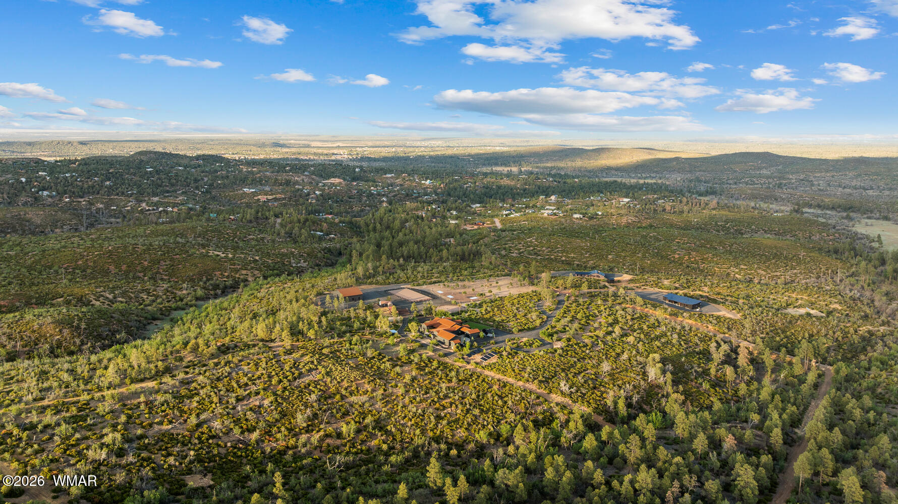 512 Fieldy Road Show Low, AZ 85901 - Photo 126 of 128 a view of a city with an ocean