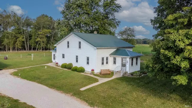 $325,000 | 4720 Highway 5, Shipshewana, IN 46565