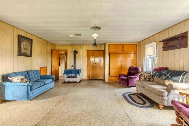 $325,000 | 4720 Highway 5, Shipshewana, IN 46565