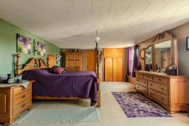 $325,000 | 4720 Highway 5, Shipshewana, IN 46565