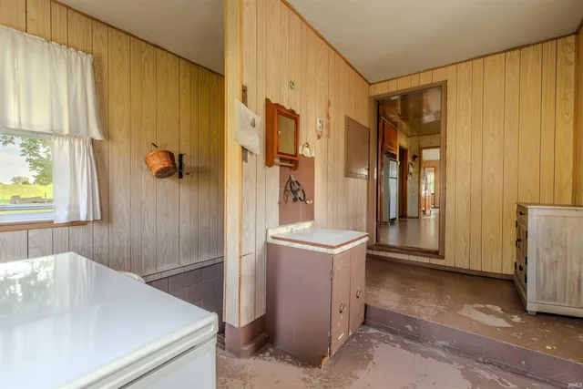 $325,000 | 4720 Highway 5, Shipshewana, IN 46565