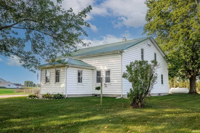 $325,000 | 4720 Highway 5, Shipshewana, IN 46565