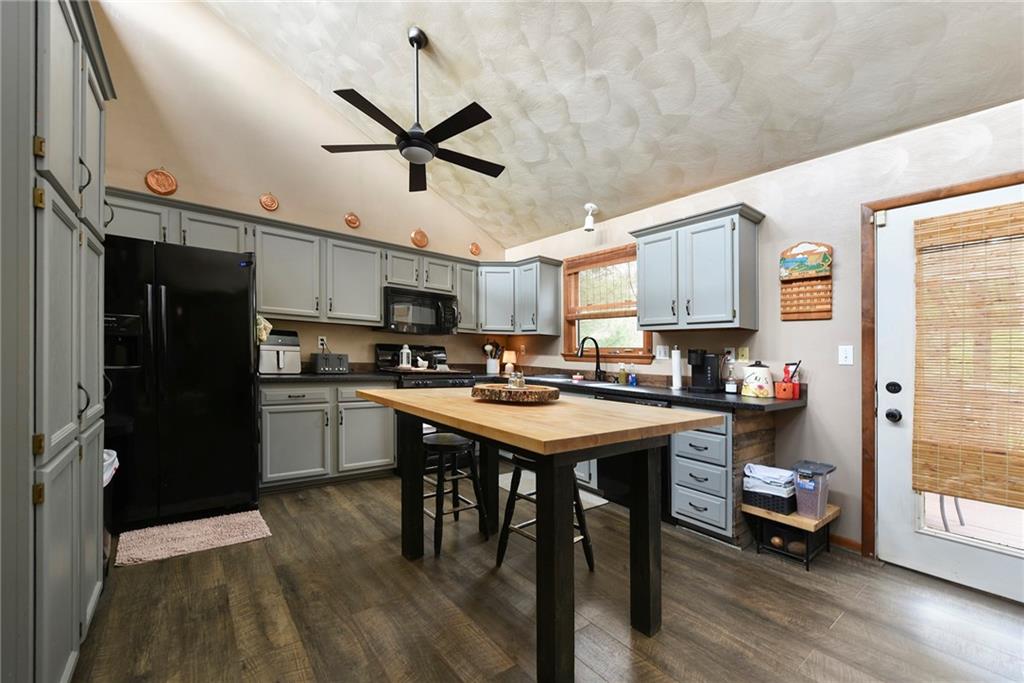 21 Ross Hollow Road Pittsburgh, PA 15239 - Photo 9 of 39