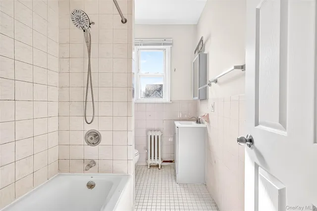 $3,500 | 270 Sickles Avenue, Unit 2, New Rochelle, NY 10801