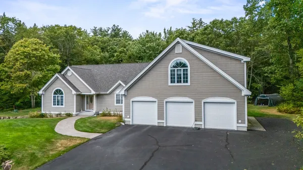 $1,200,000 | 179 Benjamin Wentworth Drive, Tamworth, NH 03817