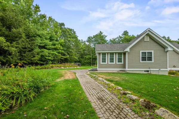$1,200,000 | 179 Benjamin Wentworth Drive, Tamworth, NH 03817