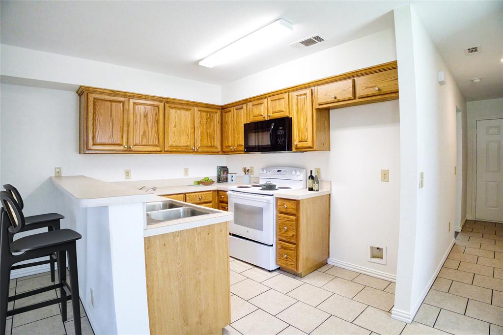 1708 South Waco Street Van Alstyne, TX 75495 - Photo 10 of 33