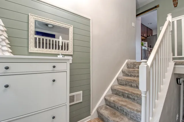 $364,900 | 220 Falconridge Way, Bolingbrook, IL 60440