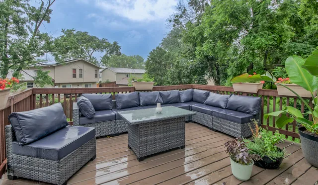 $364,900 | 220 Falconridge Way, Bolingbrook, IL 60440