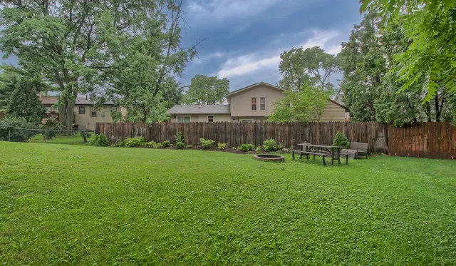 $364,900 | 220 Falconridge Way, Bolingbrook, IL 60440