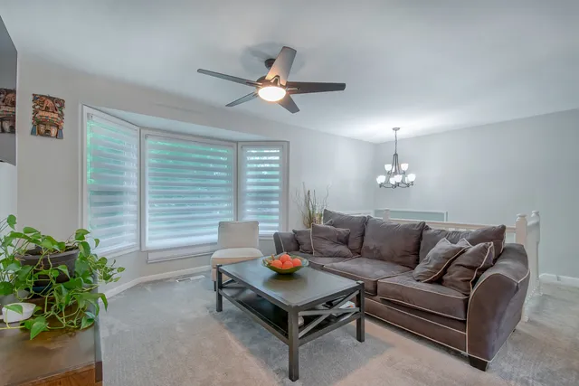 $364,900 | 220 Falconridge Way, Bolingbrook, IL 60440