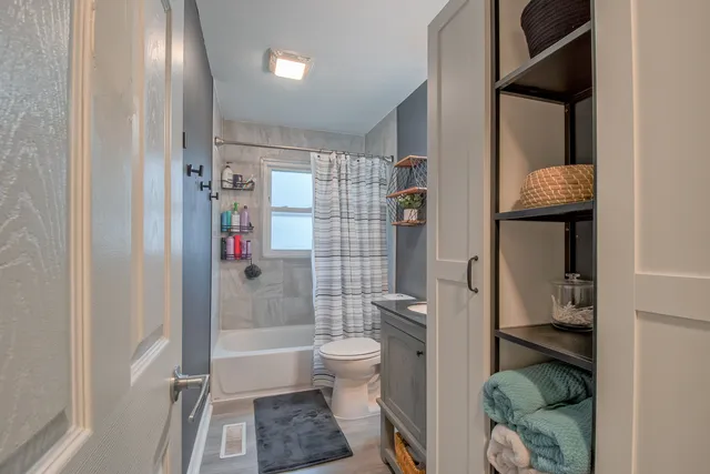 $364,900 | 220 Falconridge Way, Bolingbrook, IL 60440