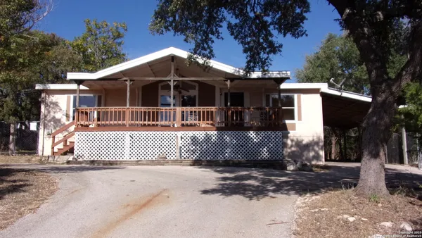 $1,575 | 252 Sir Winston Drive, Canyon Lake, TX 78133