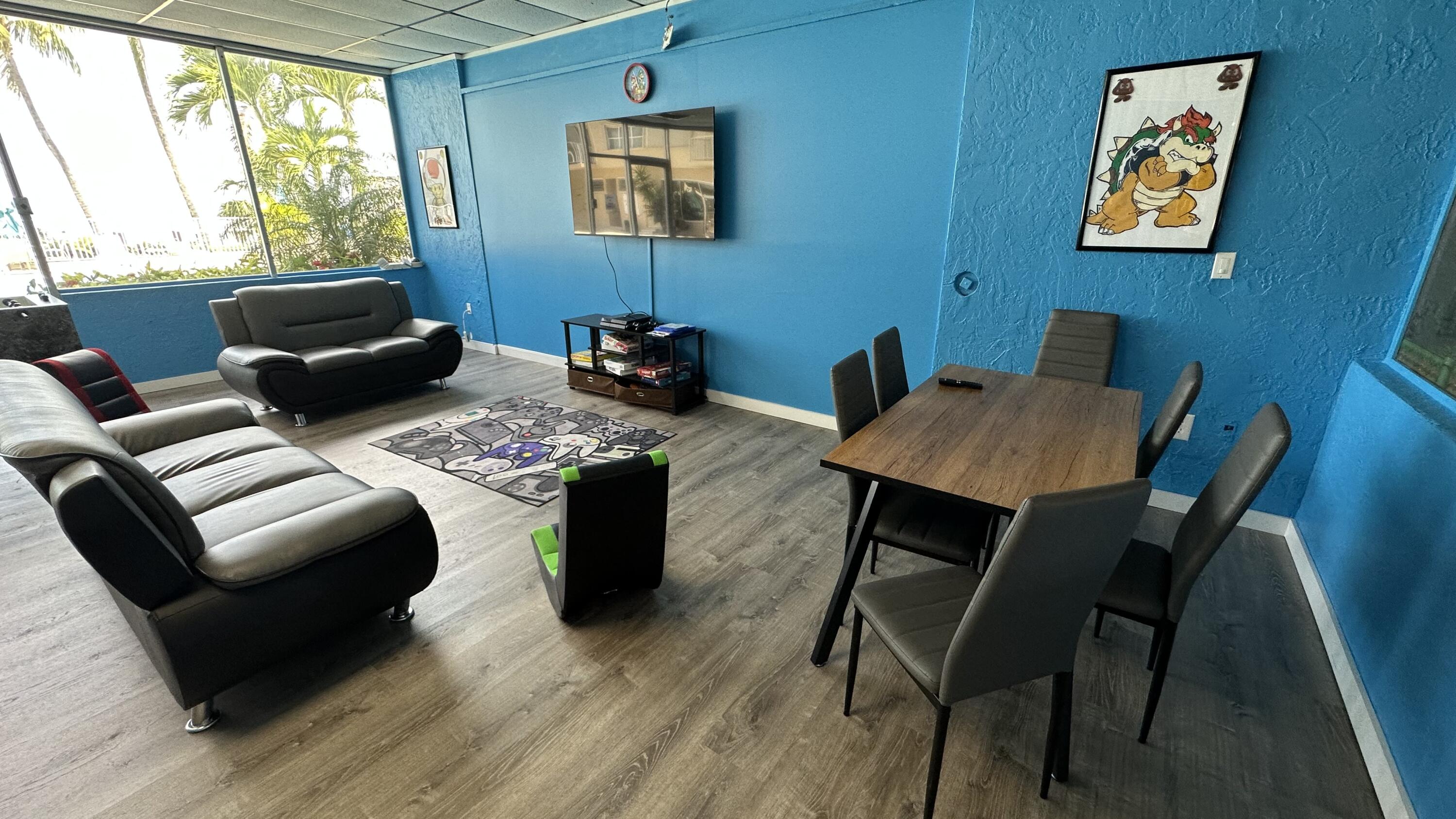 88500 Overseas Highway, Unit 413 Islamorada, FL 33036 - Photo 18 of 25 a dining room with furniture and a window