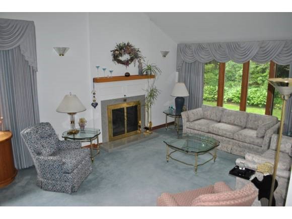278 East Dunstable Road Nashua, NH 03062 - Photo 1 of 1