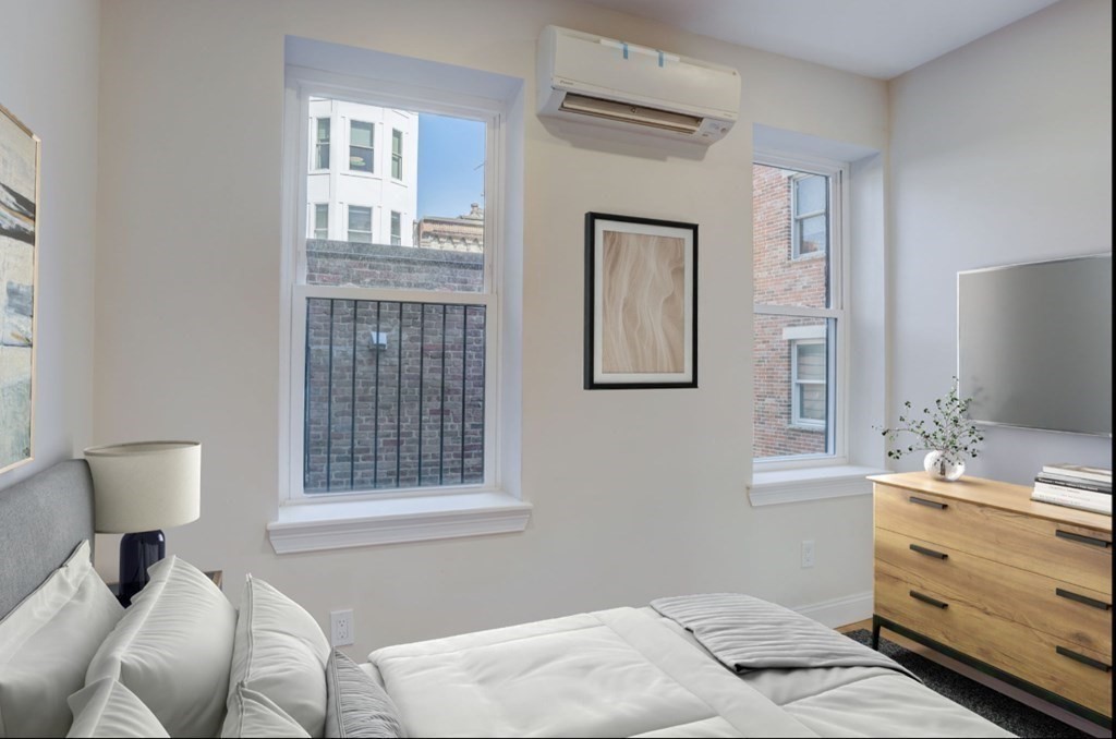 19 Bartlett Place, Unit 3 Boston, MA 02113 - Photo 3 of 5