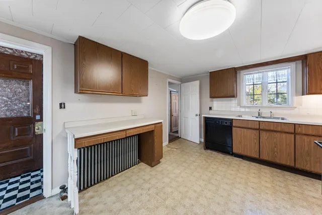 $385,000 | 8 State Street, Rockland, ME 04841