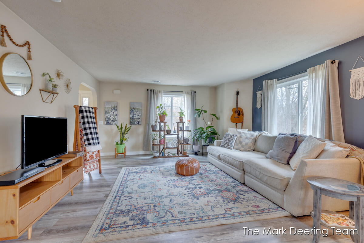 8471 45th Street Southeast Ada, MI 49301 - Photo 7 of 67 IMG_1005