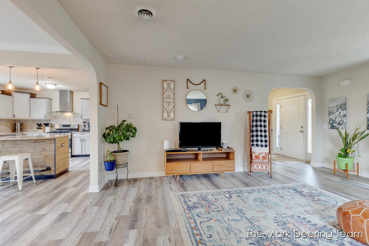 8471 45th Street Southeast Ada, MI 49301 - Photo 10 of 67 IMG_1008