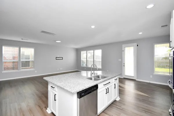 $2,400 | 6738 Beck Canyon Drive, Houston, TX 77084