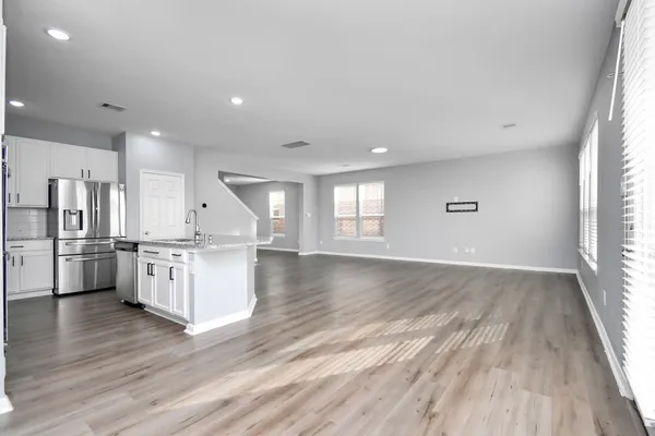 $2,400 | 6738 Beck Canyon Drive, Houston, TX 77084