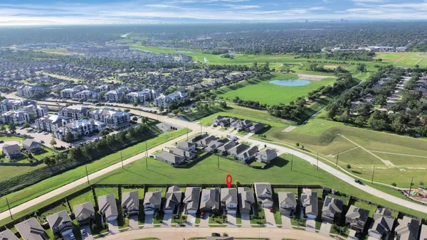 $2,400 | 6738 Beck Canyon Drive, Houston, TX 77084