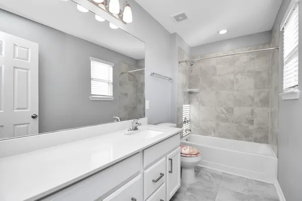 $2,400 | 6738 Beck Canyon Drive, Houston, TX 77084