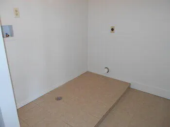 $1,150 | 1202 5th Street, Shallowater, TX 79363