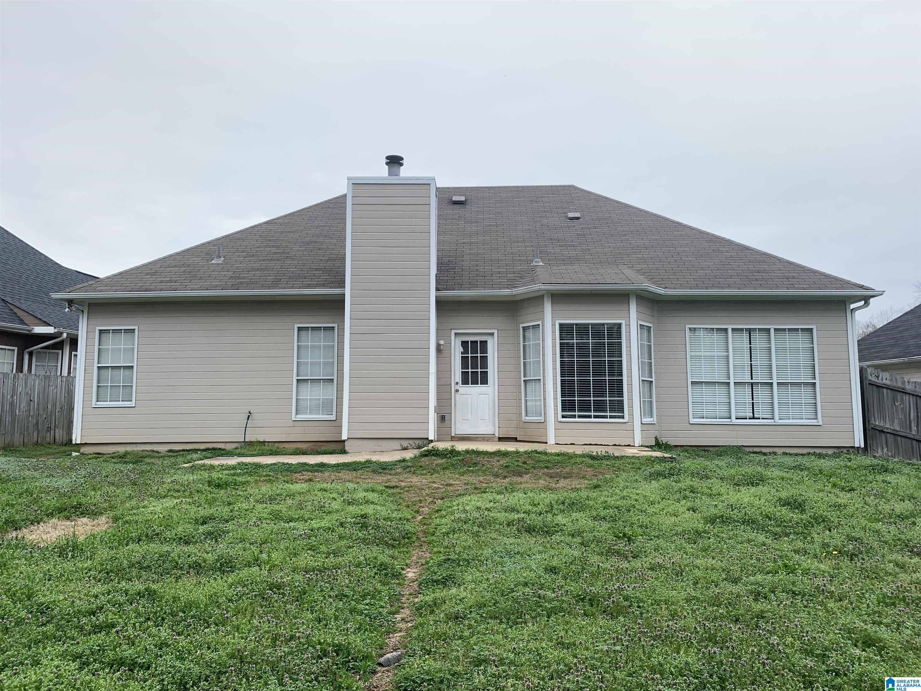 108 Spring Place Alabaster, AL 35007 - Photo 2 of 24