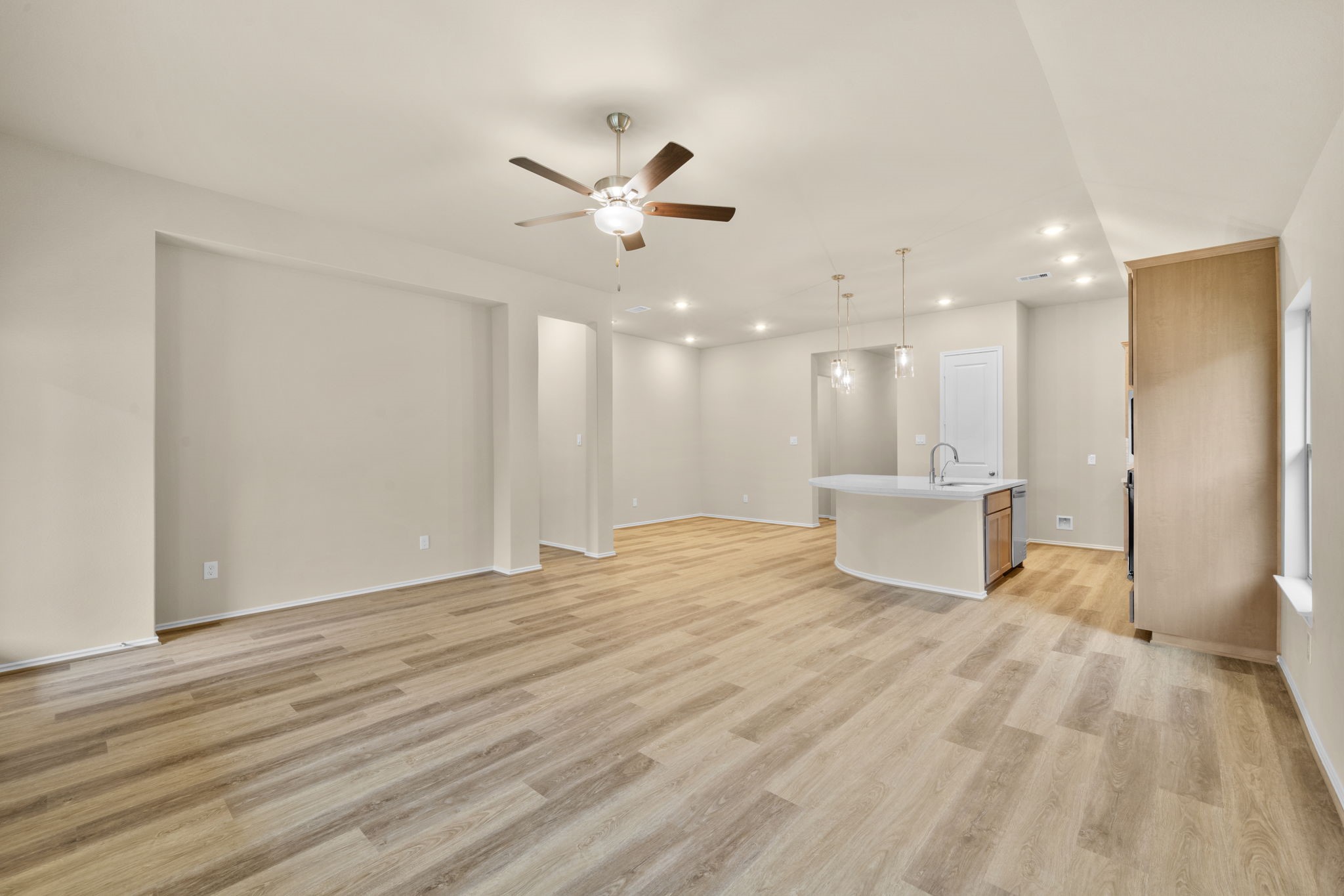 2411 Hazel Berry Street Manvel, TX 77578 - Photo 8 of 28