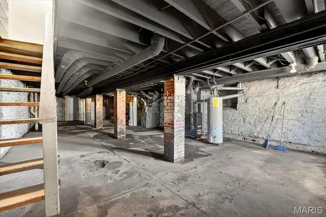 $1,495 | 4045 Russell Boulevard, Unit 1, St. Louis, MO 63110