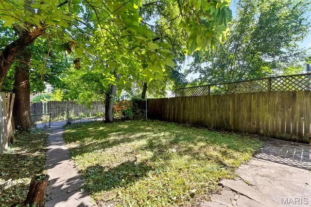 $1,495 | 4045 Russell Boulevard, Unit 1, St. Louis, MO 63110