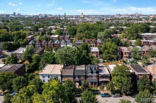 $1,495 | 4045 Russell Boulevard, Unit 1, St. Louis, MO 63110