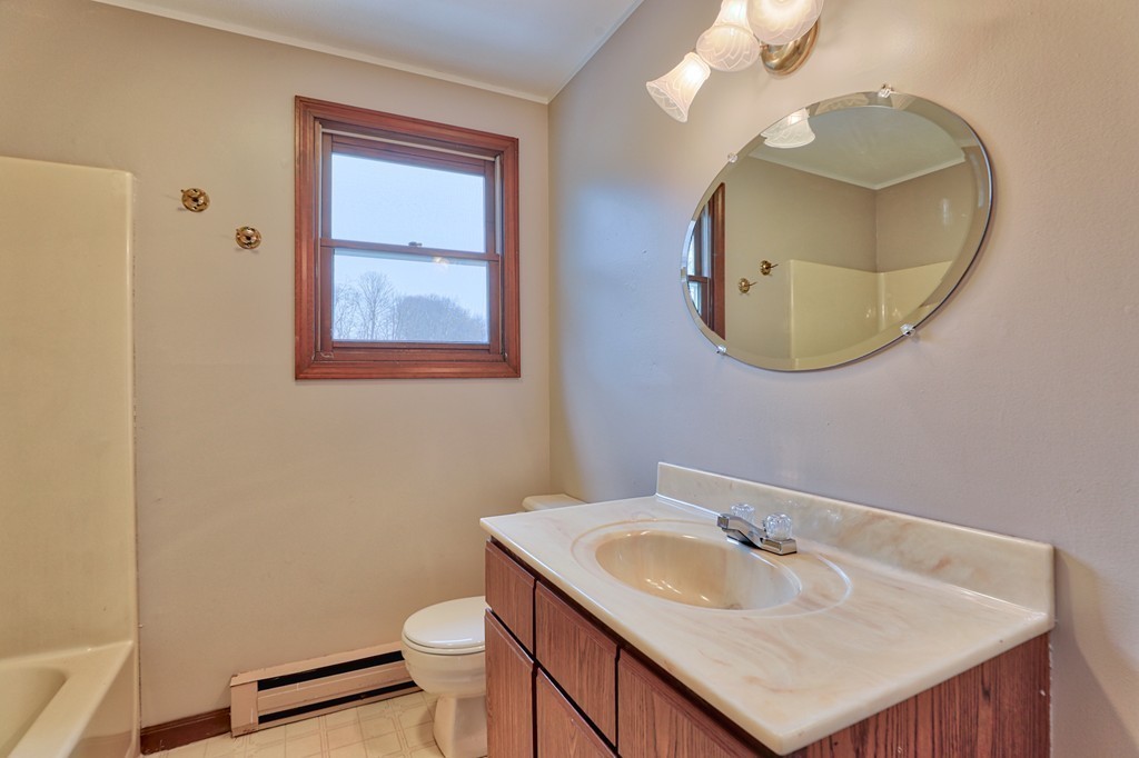 9 Lockhouse Road Westfield, MA 01085 - Photo 6 of 13 Gallery Image 6