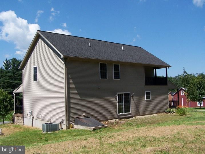 1147 Lake Road Spring Grove, PA 17362 - Photo 2 of 18 Gallery Image 2