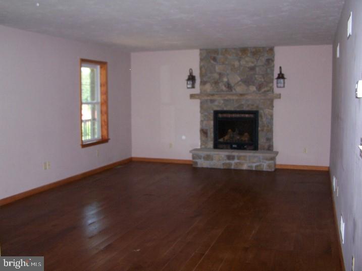 1147 Lake Road Spring Grove, PA 17362 - Photo 5 of 18 Gallery Image 5
