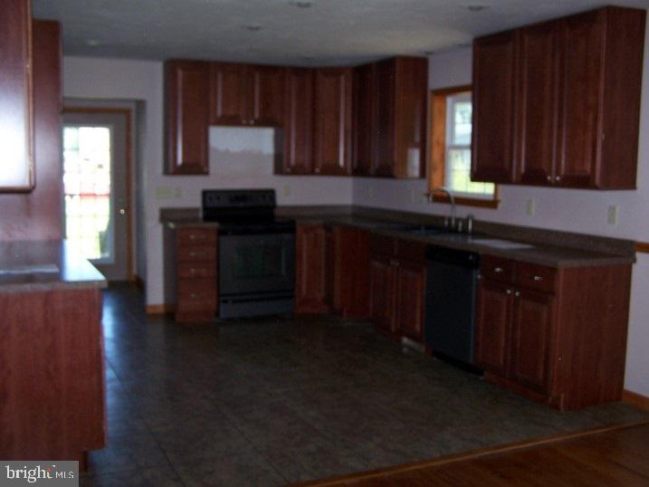 1147 Lake Road Spring Grove, PA 17362 - Photo 9 of 18 Gallery Image 9