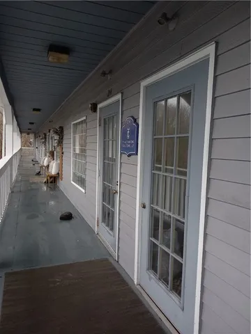 $1,600 | 5835 Post Road, East Greenwich, RI 02818