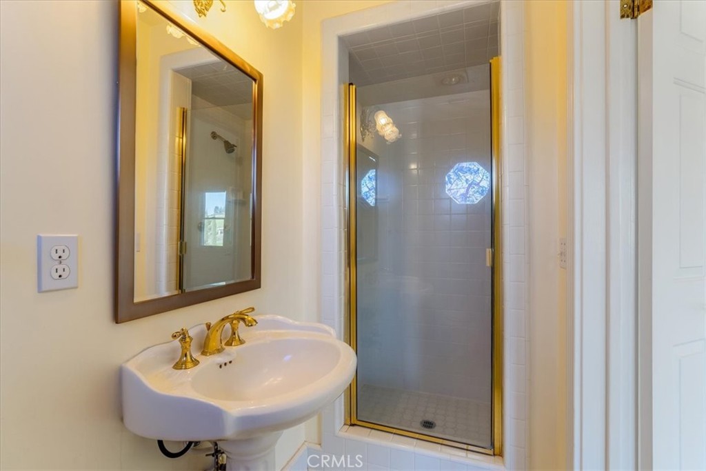 1655 Barley Grain Road Paso Robles, CA 93446 - Photo 31 of 62 En Suite 3/4 bath