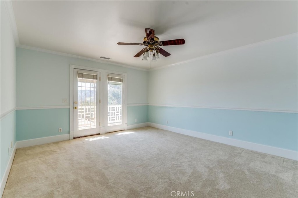1655 Barley Grain Road Paso Robles, CA 93446 - Photo 31 of 50 Upstairs bedroom with access to the deck