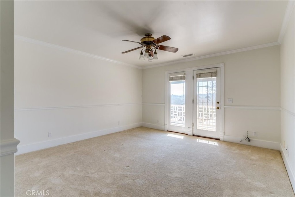 1655 Barley Grain Road Paso Robles, CA 93446 - Photo 32 of 50 Upstairs bedroom with access to the deck
