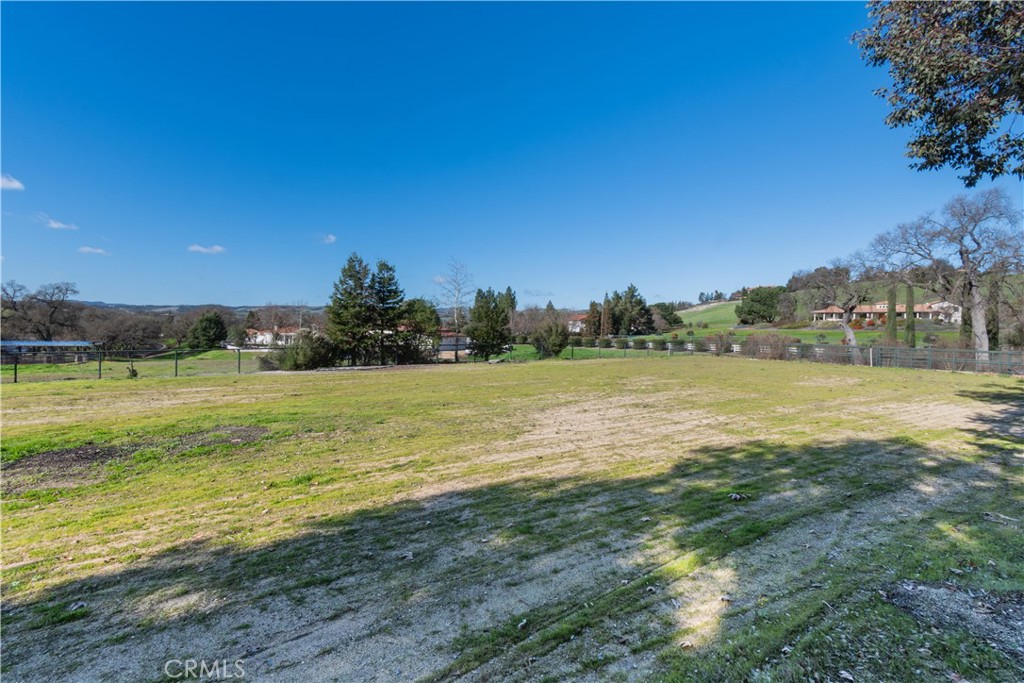 1655 Barley Grain Road Paso Robles, CA 93446 - Photo 48 of 62 Arena looking to the West