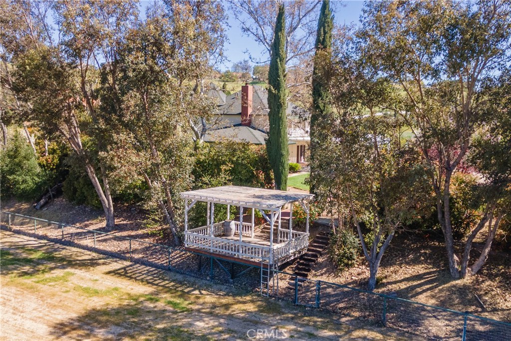 1655 Barley Grain Road Paso Robles, CA 93446 - Photo 51 of 62 Viewing Stand