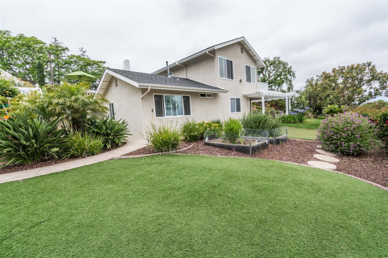 3530 Ridgecrest Drive Carlsbad, CA 92008 - Photo 3 of 25 Gallery Image 3